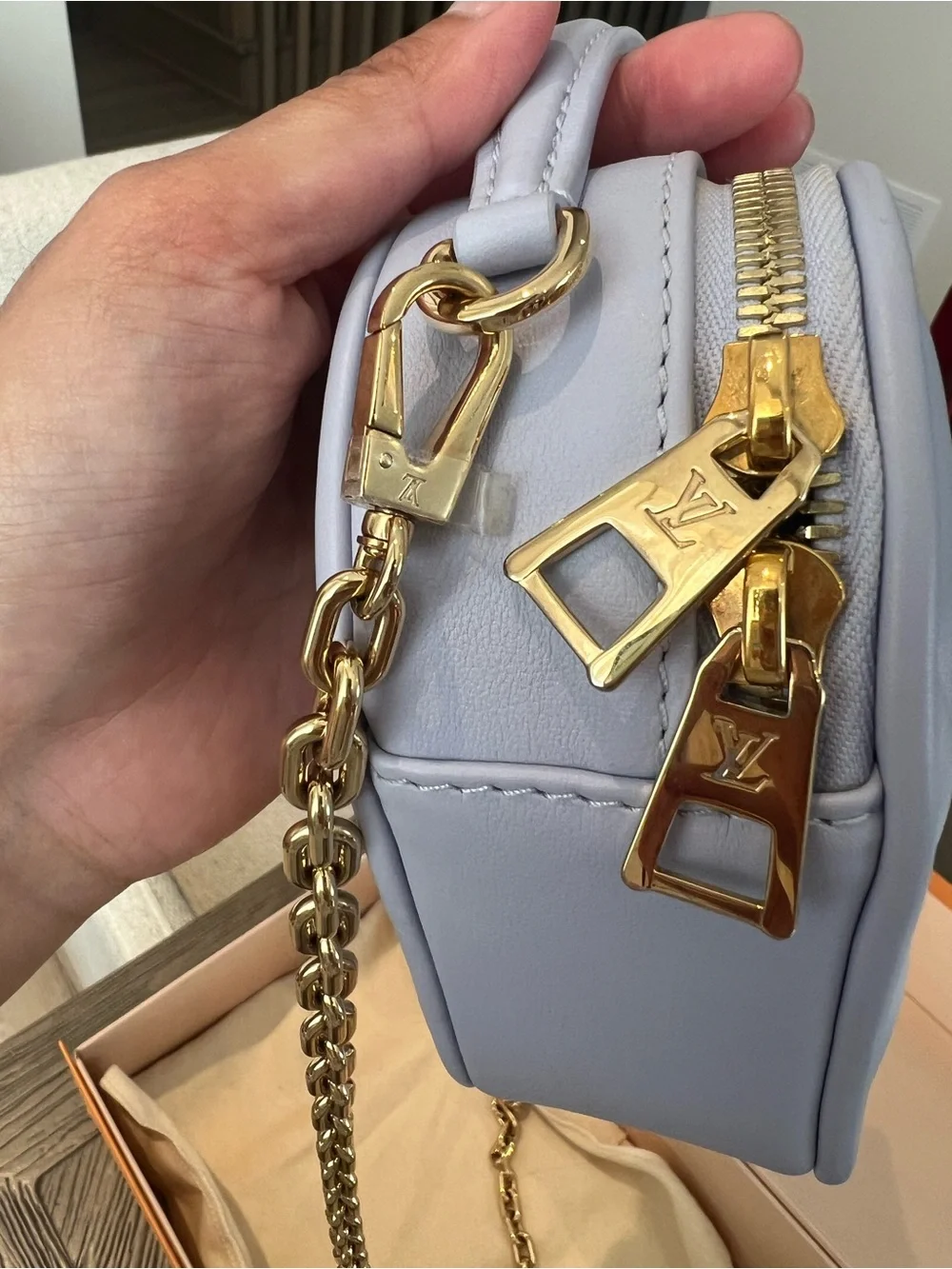 Louis Vuitton Light Lavender Heart-Shaped Mini Bag with Gold Chain - Picture 4 of 5